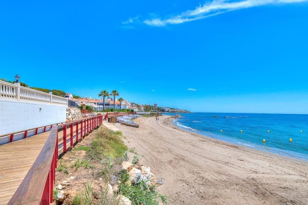 Apartment Calahonda Brand New Oceanfront